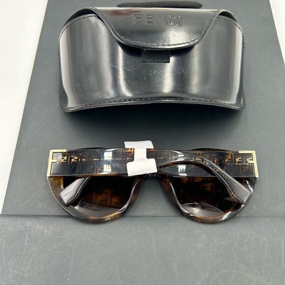 Women’s Fendi tortoiseshell sunglasses made in Italy main image 6